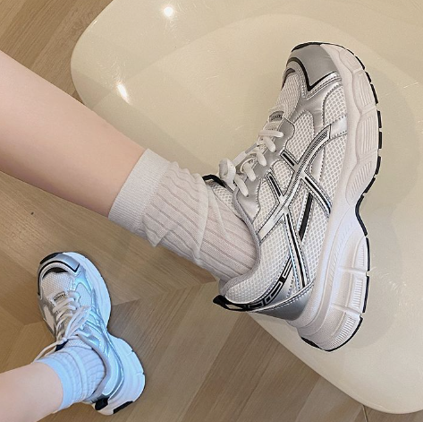 Botines mujer tipo asics filo plata 40